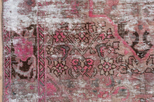 Vintage Distressed Area Rug (4' x 6')